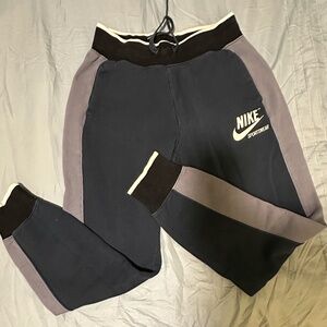 NIKE SWEATPANTS